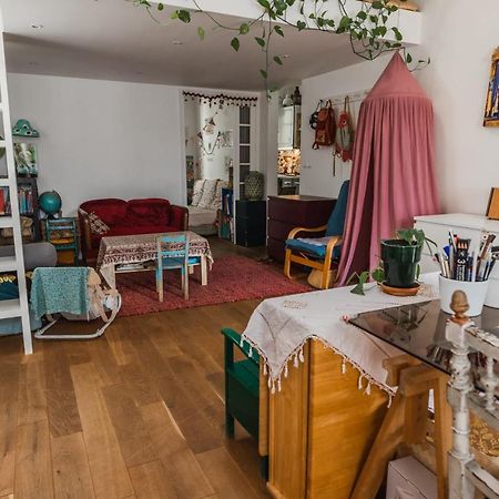 شقة Bright Atypical Duplex In Menilmontant باريس المظهر الخارجي الصورة