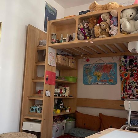 شقة Bright Atypical Duplex In Menilmontant باريس المظهر الخارجي الصورة