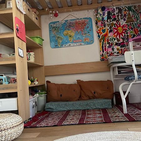 شقة Bright Atypical Duplex In Menilmontant باريس المظهر الخارجي الصورة